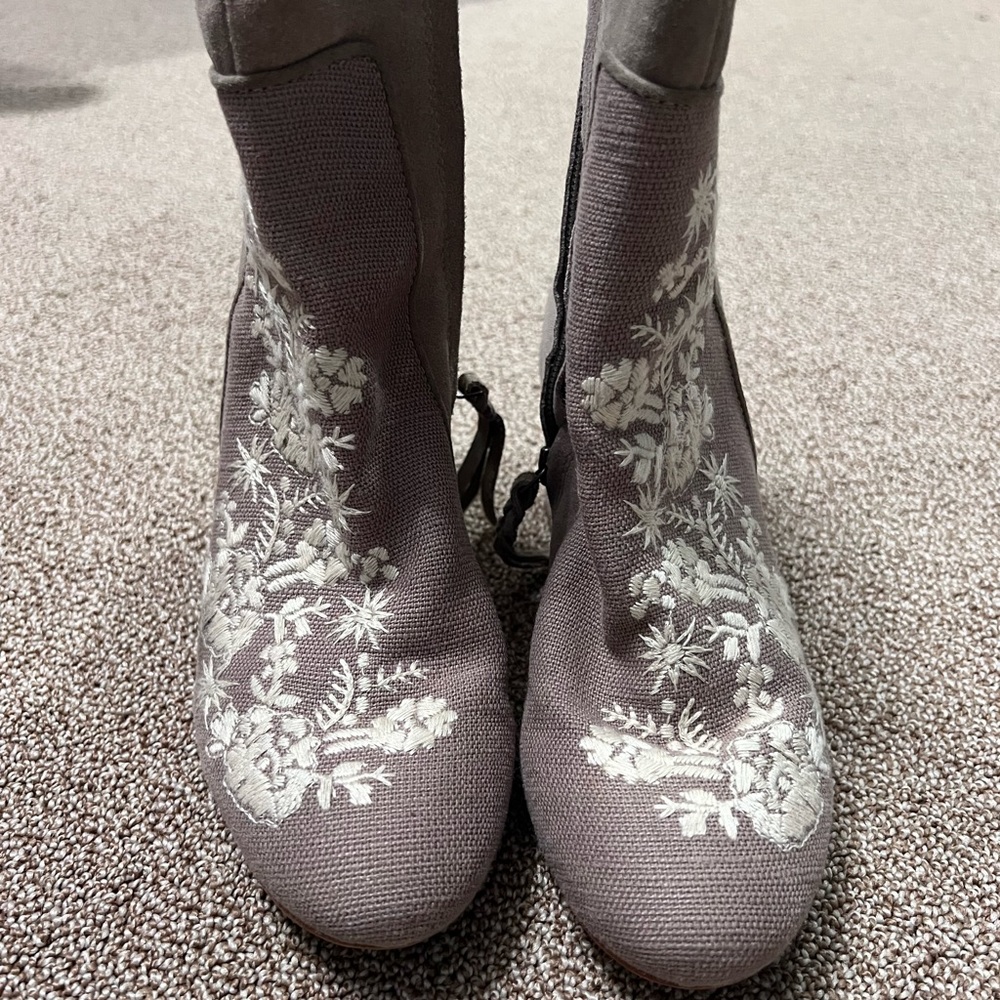 Toms Gray Ankle Boots with Floral Embroidery